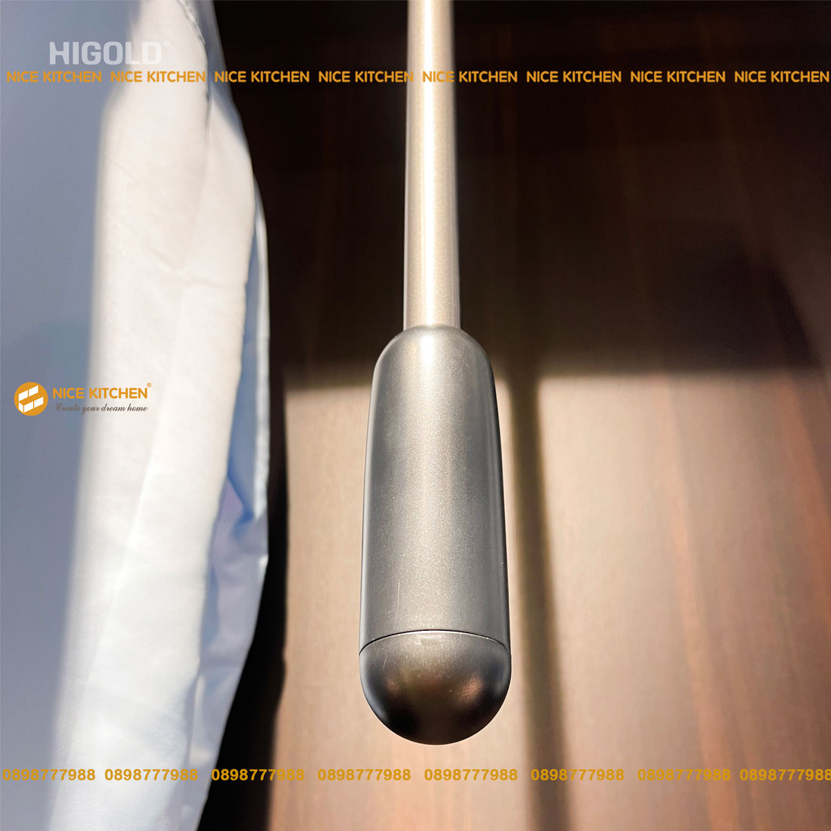 Kệ treo quần áo nâng hạ Higold Series BV Nâu cao cấp 703156S