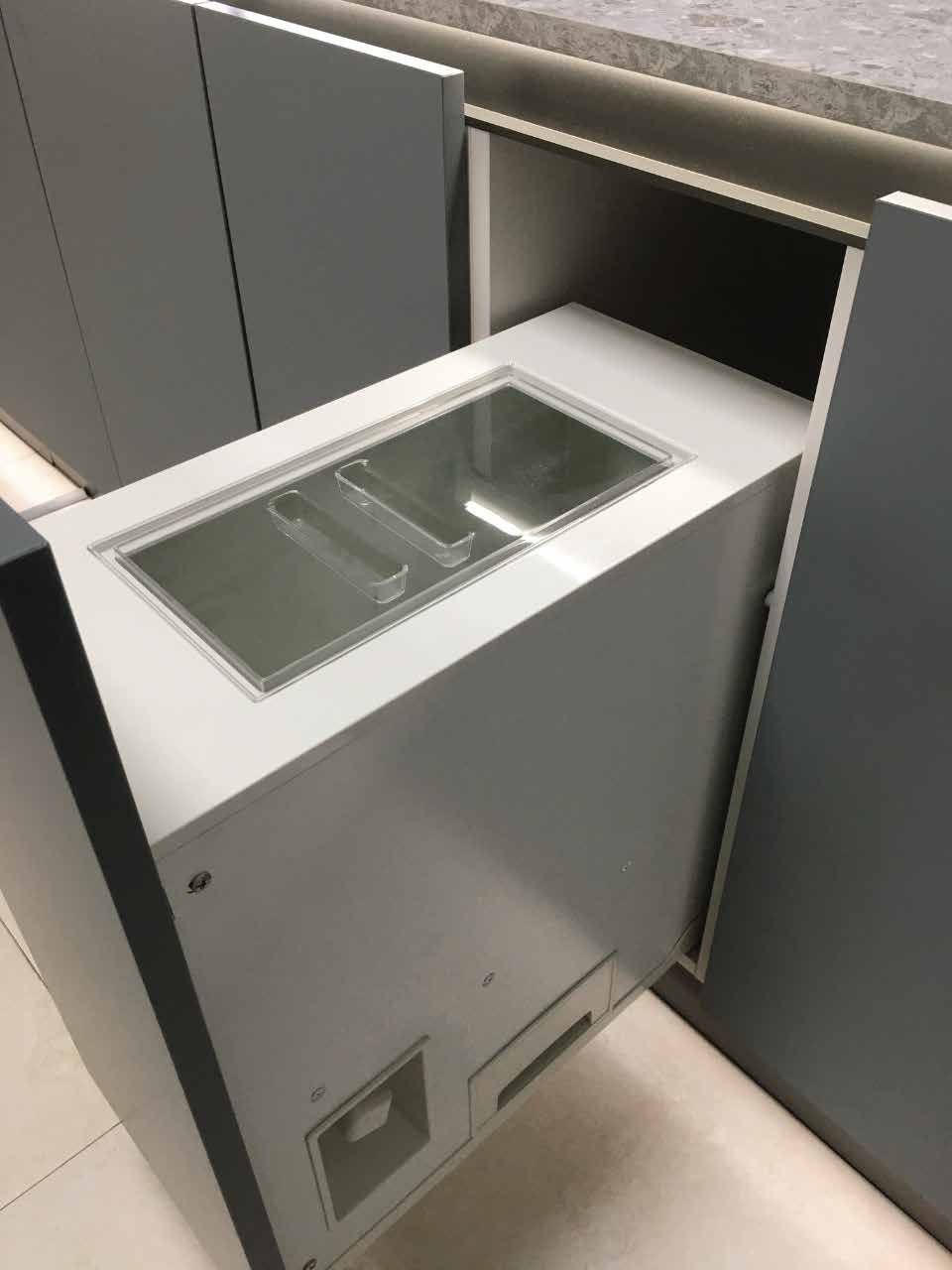 Phụ kiện thùng gạo – nâng cấp nhỏ cho gian bếp tiện nghi lớn