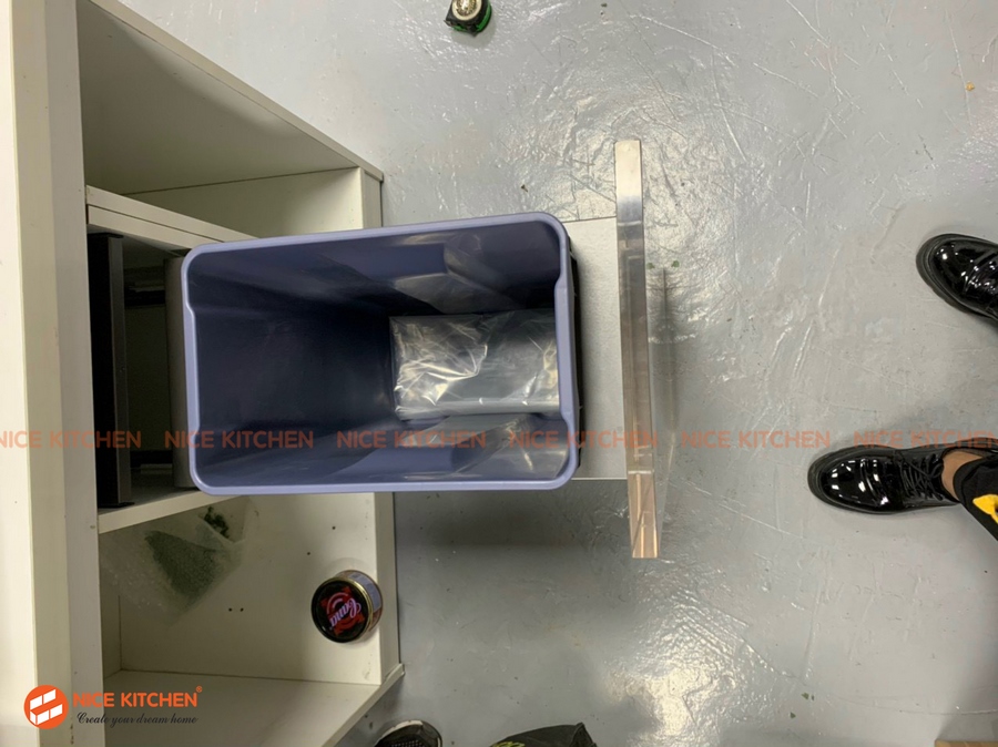 Thùng rác đơn gắn cánh ray âm giảm chấn EUROGOLD ERA300 ERA400