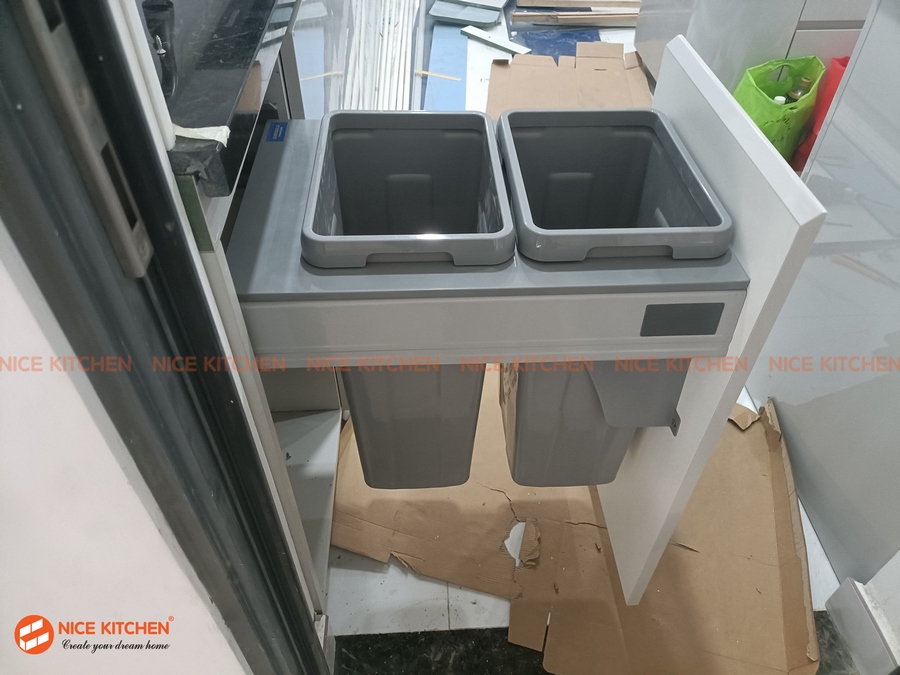 Thùng rác đôi gắn cánh ray hộp giảm chấn EUROGOLD EBA400