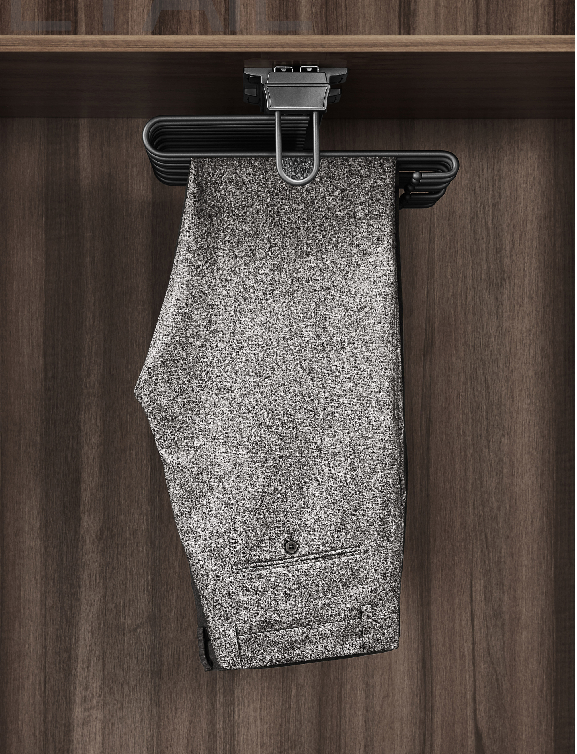 Kệ vắt quần âu treo đỉnh EUROGOLD EAB7510