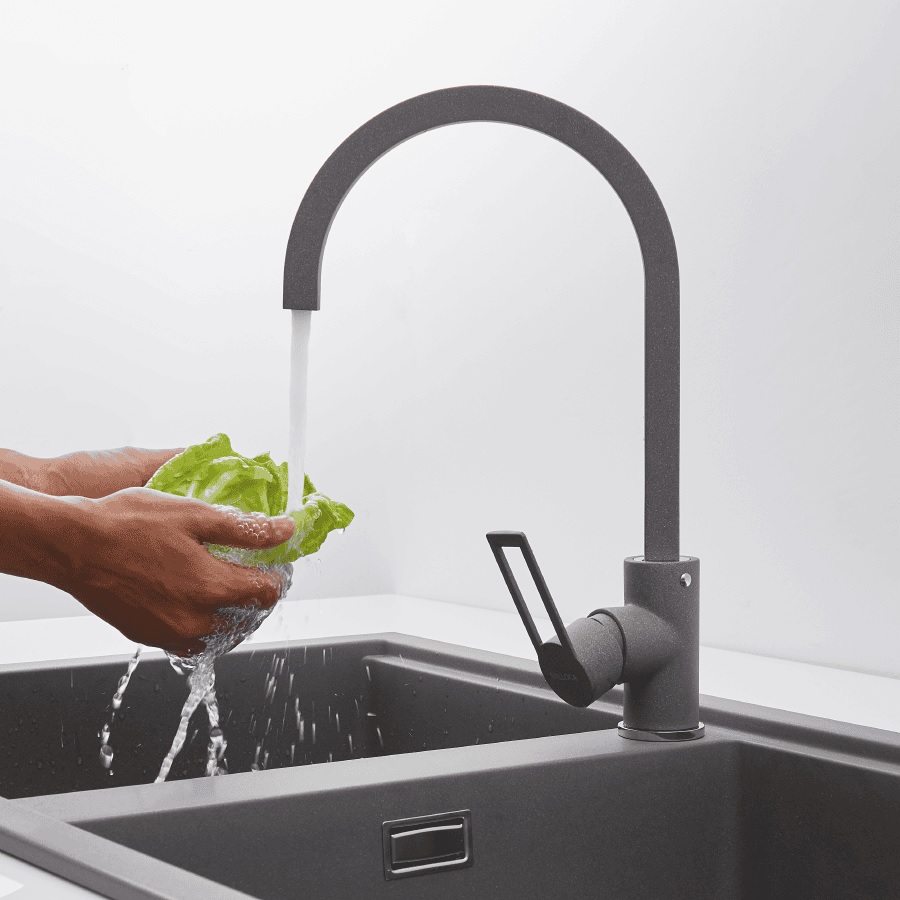 Vòi rửa chén nóng lạnh đồng thau sơn phủ Malloca MF073
